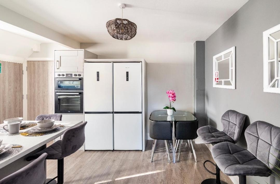Luxury House 4 Ensuite Bedrooms, Free Parking ,Wifi Oxford Exterior photo