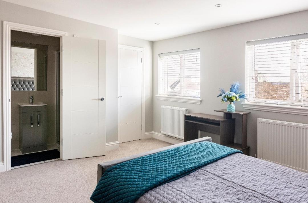 Luxury House 4 Ensuite Bedrooms, Free Parking ,Wifi Oxford Exterior photo