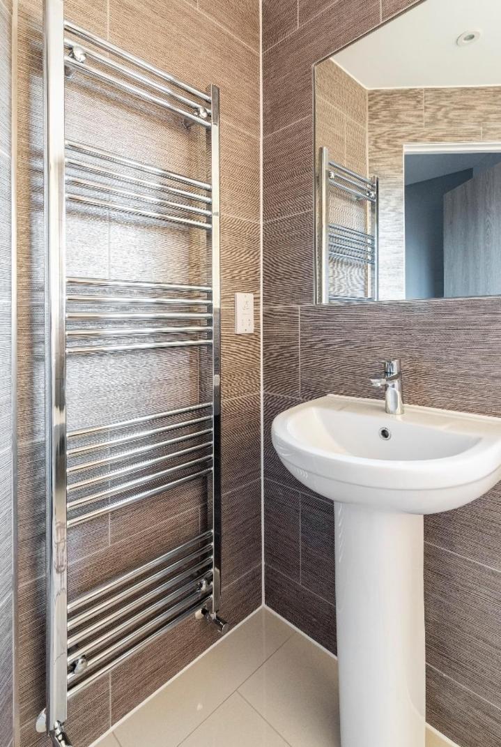 Luxury House 4 Ensuite Bedrooms, Free Parking ,Wifi Oxford Exterior photo