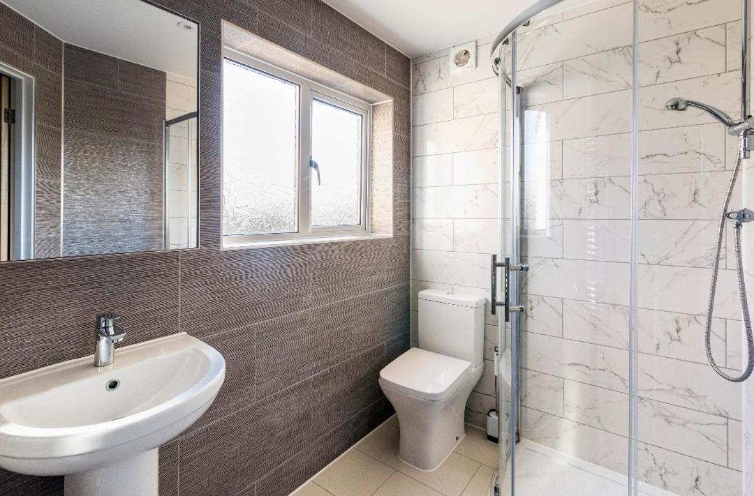 Luxury House 4 Ensuite Bedrooms, Free Parking ,Wifi Oxford Exterior photo